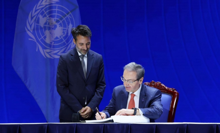 Ο Υφυπουργός Δικαιοσύνης Ι. Μπούγας υπέγραψε τη Διεθνή Συνθήκη του ΟΗΕ για την αντιμετώπιση του Κυβερνοεγκλήματος