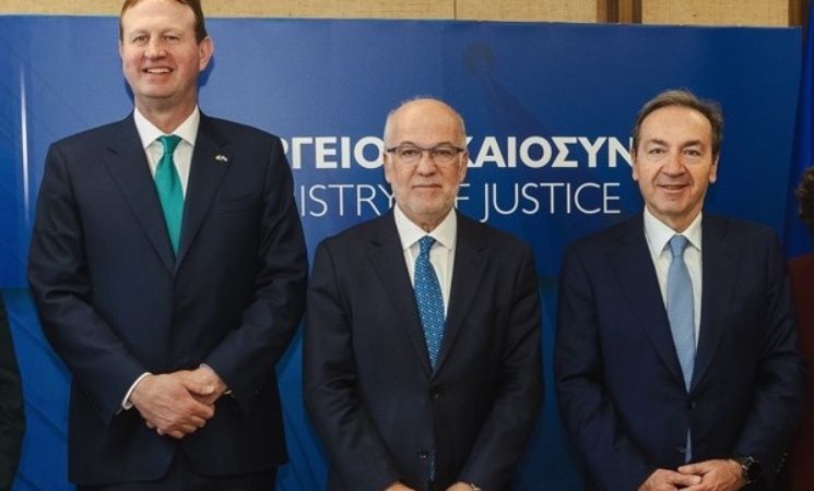 Συνάντηση της πολιτικής ηγεσίας του Υπουργείου Δικαιοσύνης με τον Υπουργό Εσωτερικών Υποθέσεων, Δικαιοσύνης και Μετανάστευσης της Ιρλανδίας