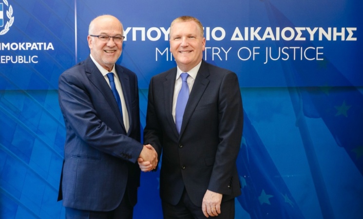 Ο Ευρωπαίος Επίτροπος Michael McGrath στον Υπουργό Δικαιοσύνης Γιώργο Φλωρίδη: «Εξαιρετική πρόοδος της ελληνικής Κυβέρνησης στο Κράτος Δικαίου»